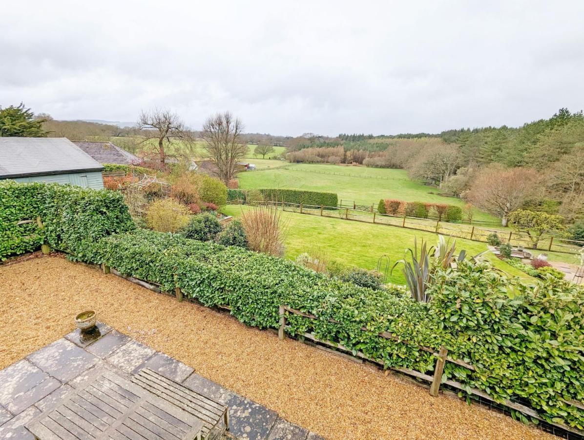 Long Meadow Villa Midhurst Exterior photo