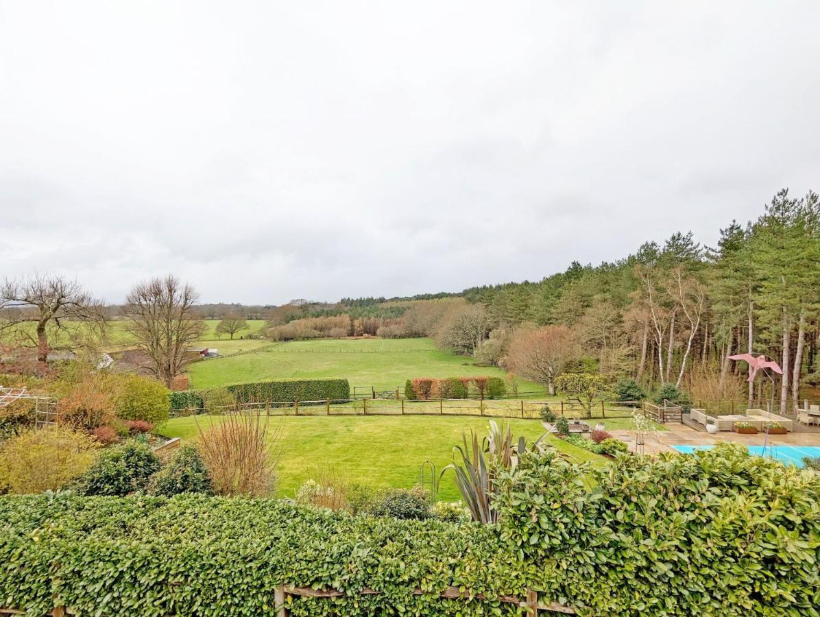 Long Meadow Villa Midhurst Exterior photo